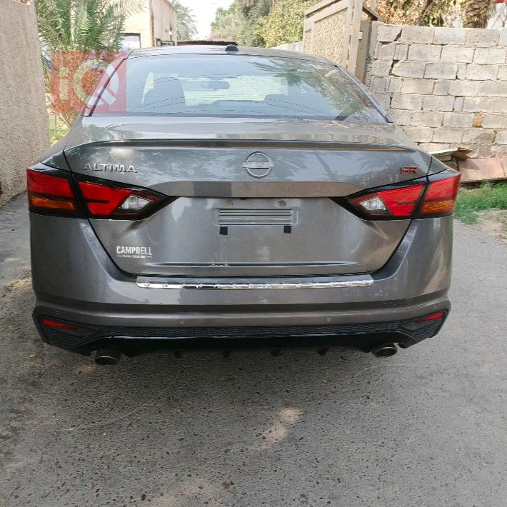 نيسان ألتيما